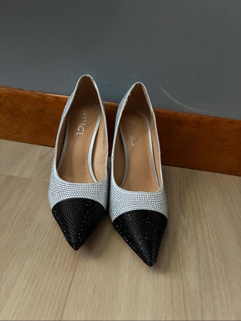 Rouge Helium Silver and Black Pointed Toe Heels
